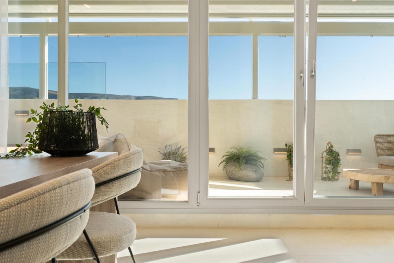 Acron Suites & Apartments Athena Bagian luar foto